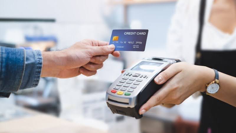 Bạn nên làm gì để tránh việc nợ thẻ tín dụng quá hạn?