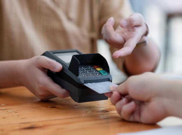 Cách chi tiêu bằng thẻ tín dụng hạn chế nợ nần