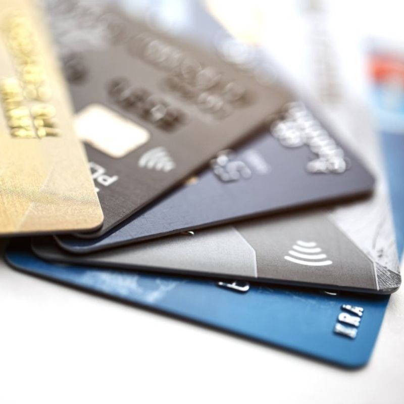 Thẻ ATM bị gãy, tróc thông tin ngày hiệu lực thì có dùng được không?